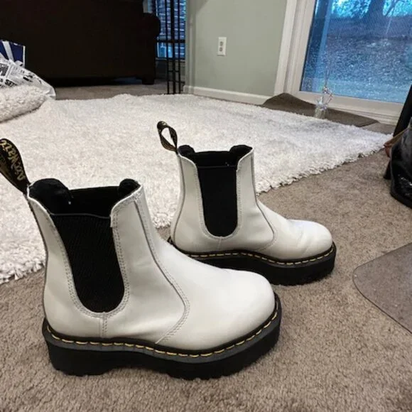 Dr. Martens Chelsea Boot Size US 6 - Picture 4 of 6